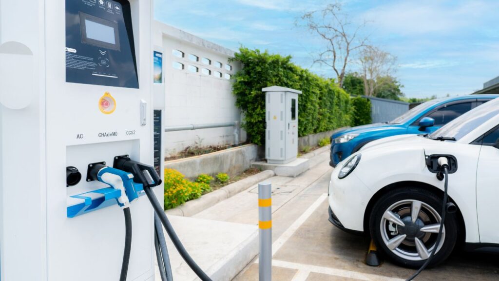ev charging station business in Hindi